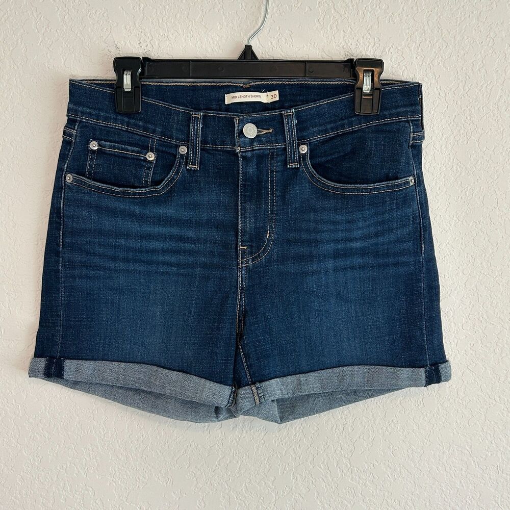 Levi's Mid Length Women's Shorts Sz 30